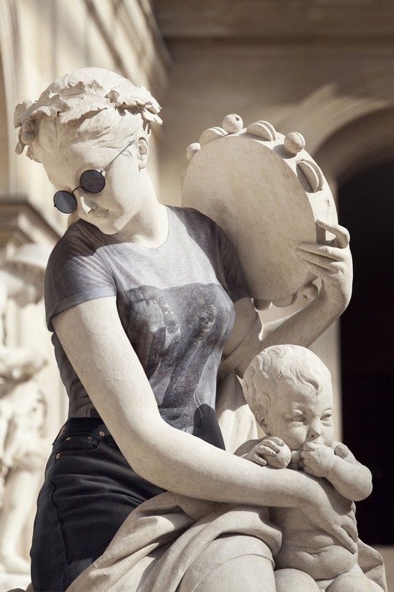 classical-sculptures-hipsters-7